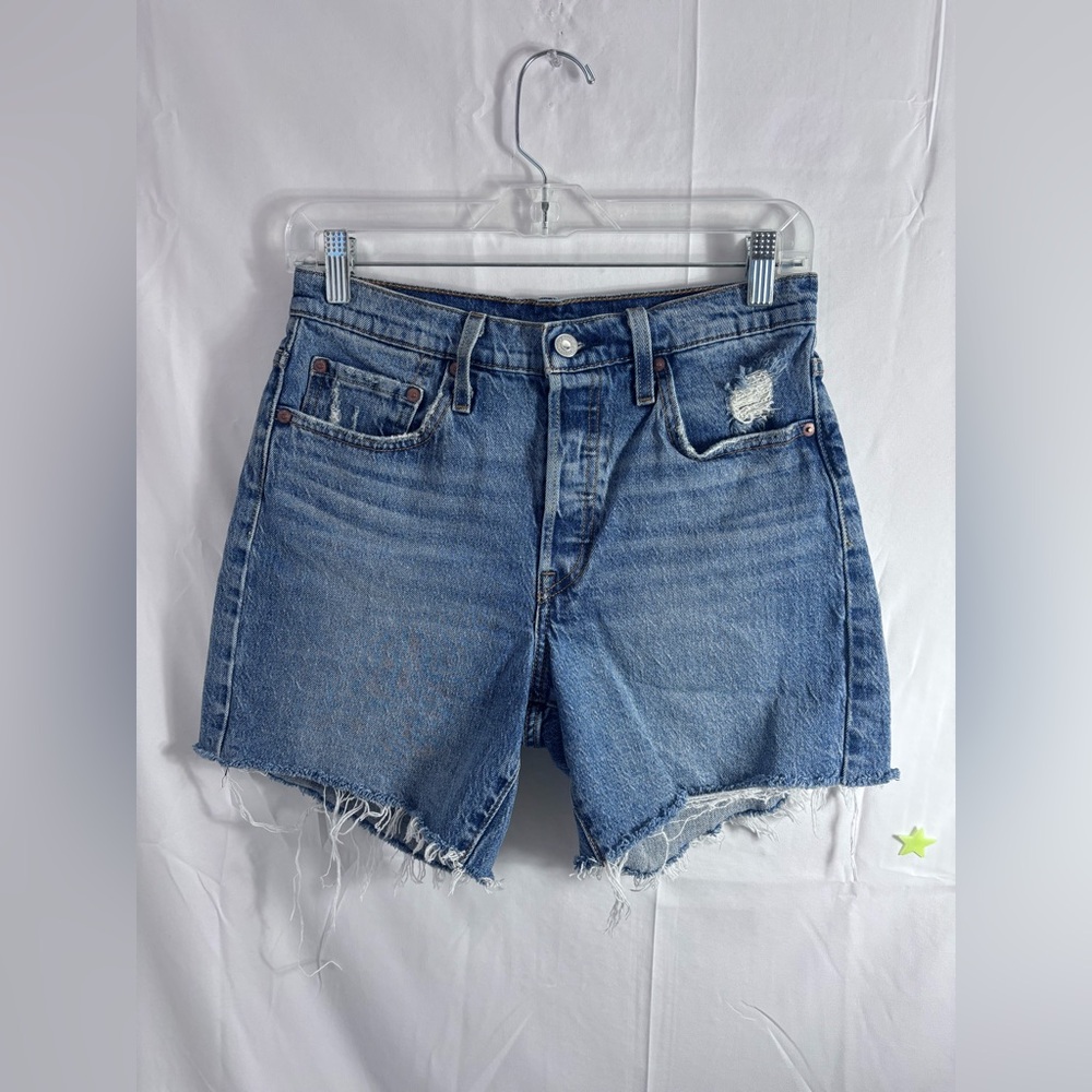 Levi 501 Distressed Mid Rise Mid Length Retro Denim Shorts Women’s Size 27 - Picture 11 of 12